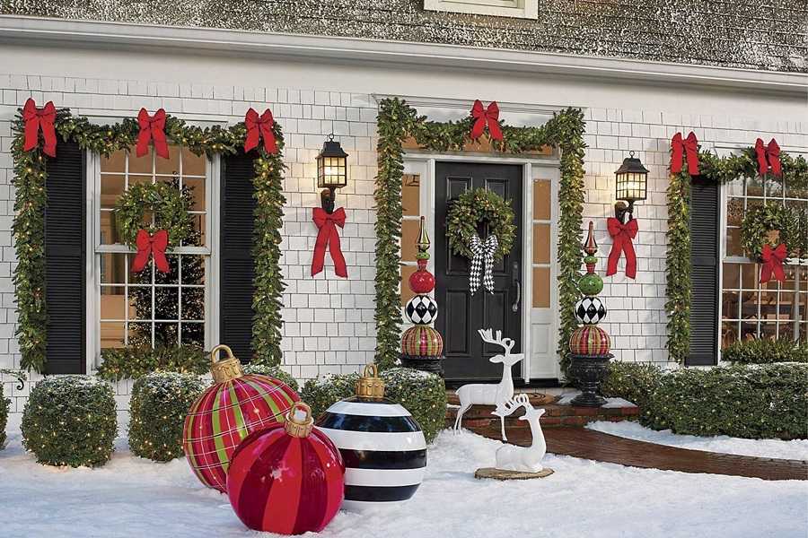 Outdoor Christmas decorations: How to deck the halls