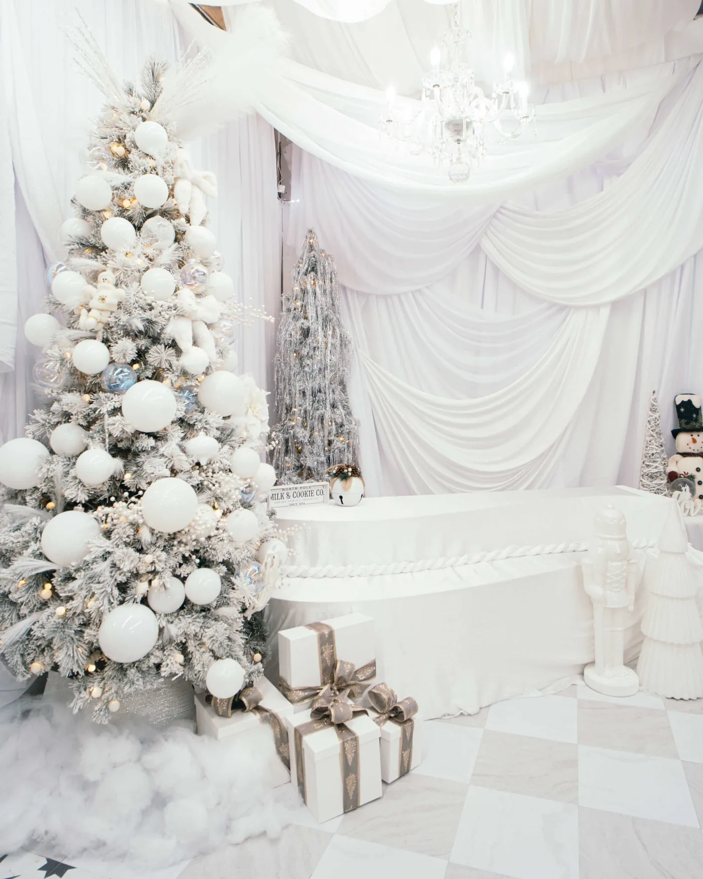 P23 Studios | Snowy Soiree- White Christmas Set – Dreamy Holiday Photo  Experience, Miami, FL | Production | Peerspace