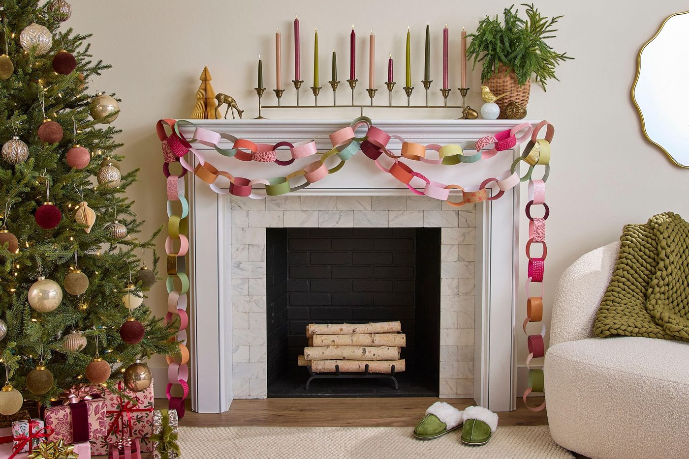 Paper Chains Are the Old-School Holiday Craft Trending This Season