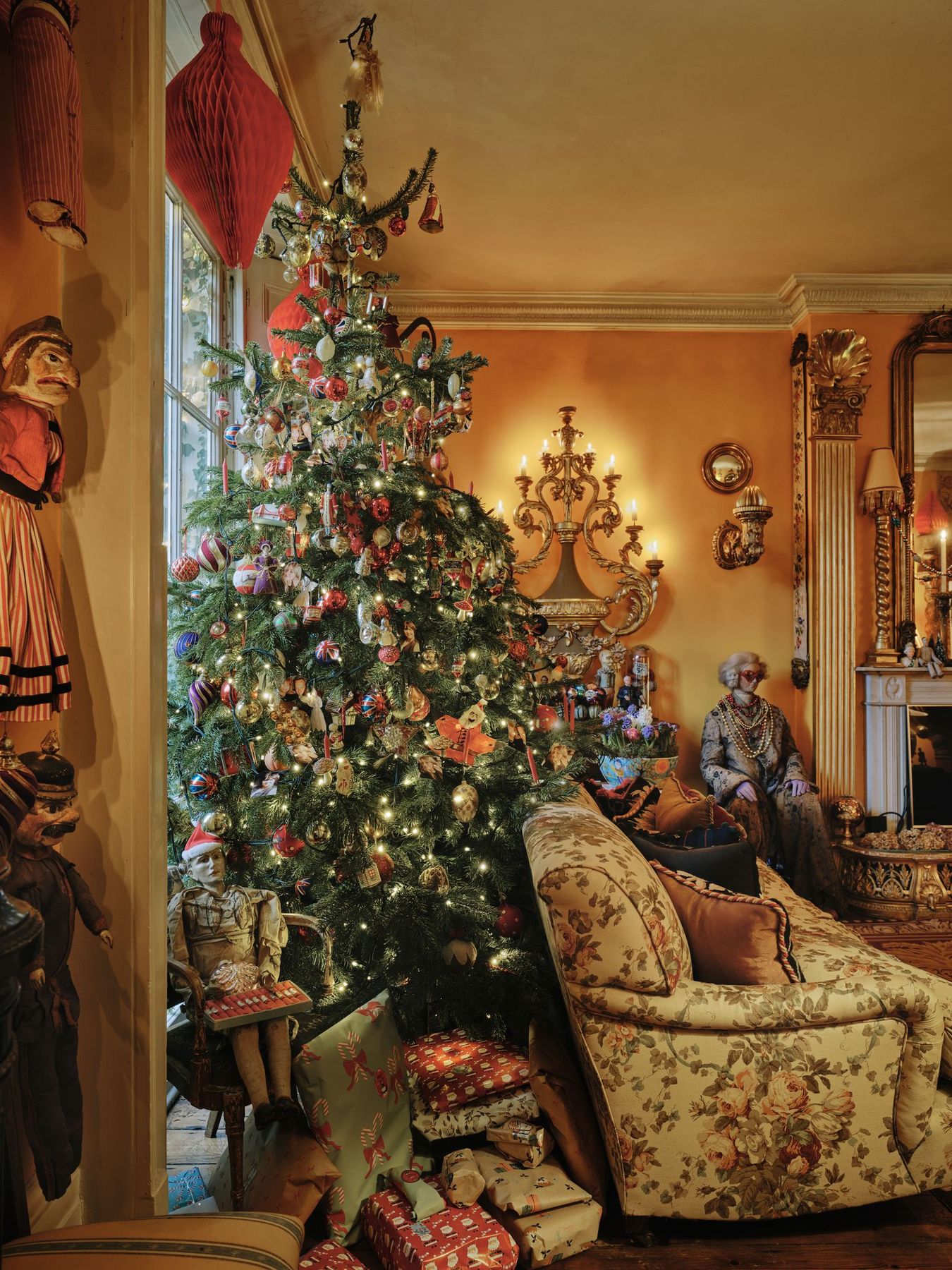 Paula Sutton on why the best Christmas trees tell a story | House & Garden