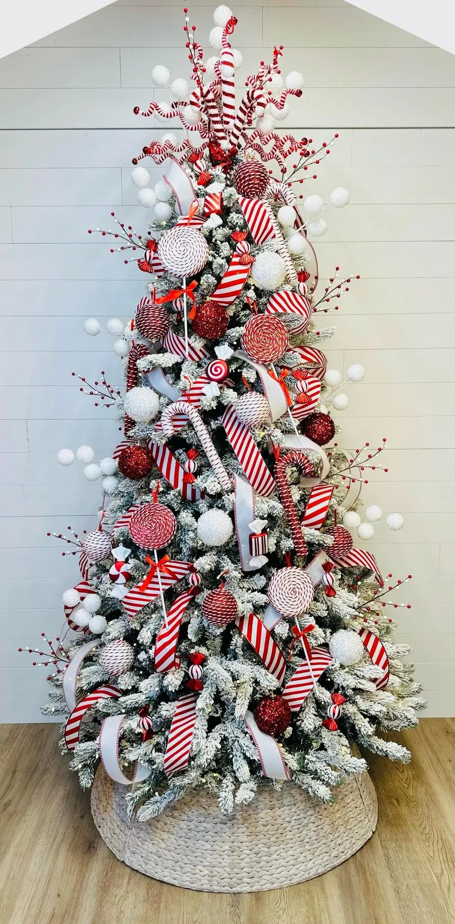 Peppermint Candy Christmas Tree Kit, Candy Christmas Tree, Tree READ –  Peppermint Square Sweet Santa Set with