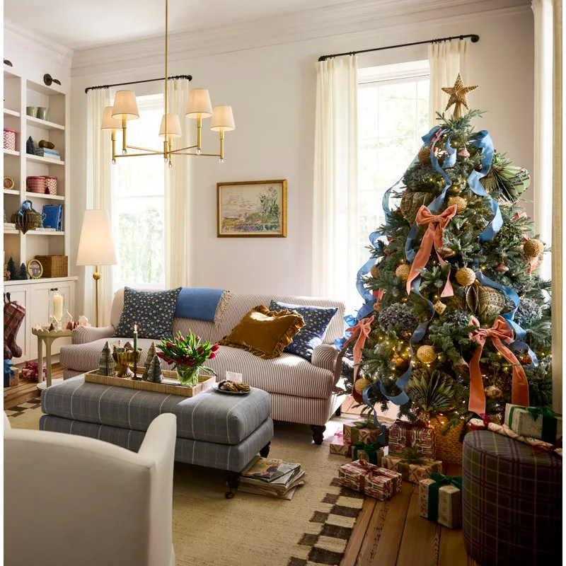 Pre-Lit Pine Christmas Tree Size: 7'5'