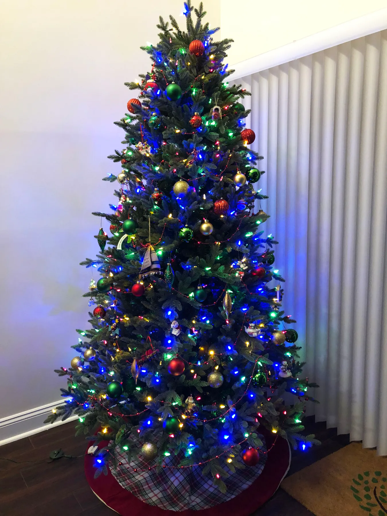 Red, Green, & Gold Christmas Tree – Life According to Jamie