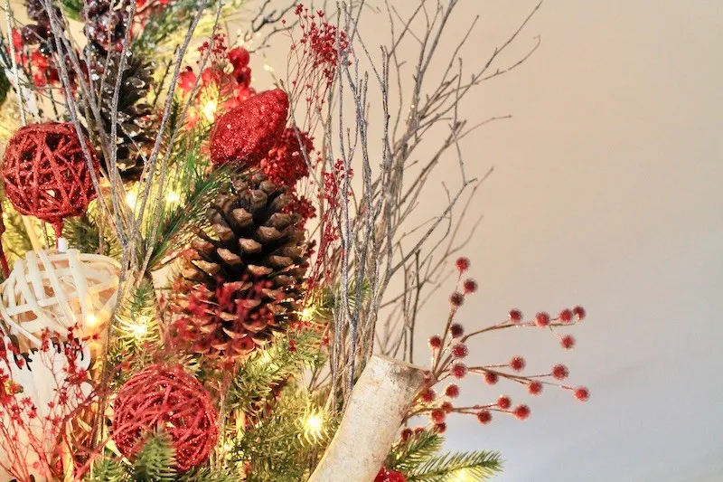 Rustic Winter Woodland Christmas Tree Ideas | RED WINE DRAGONS