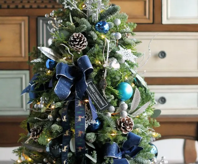 Taiwan Elegant Pink and Blue Tones - Fresh Christmas Tree with Noble Fir  and Cedar Ariel's Flower - Pinkoi