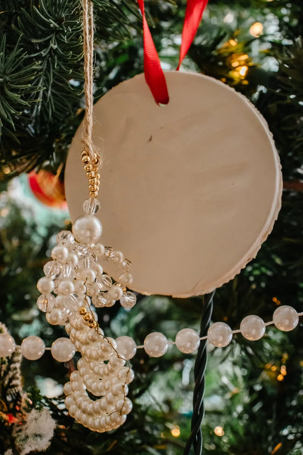 The Most Realistic Pre-lit Artificial Christmas Trees for Every Budget -  Making it in the Mountains