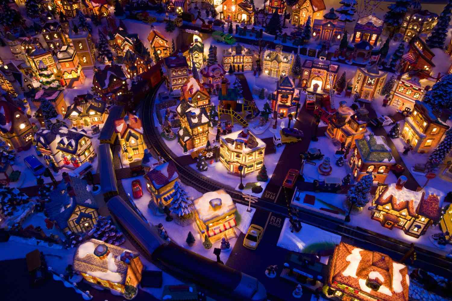 The Nostalgic Christmas Decor Southerners Won't Let Go