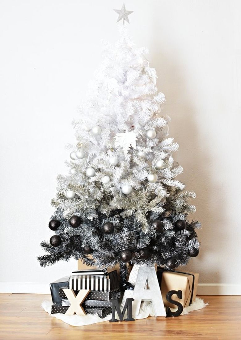 These White Christmas Tree Ideas Will Make Your Yuletide Light And Bright