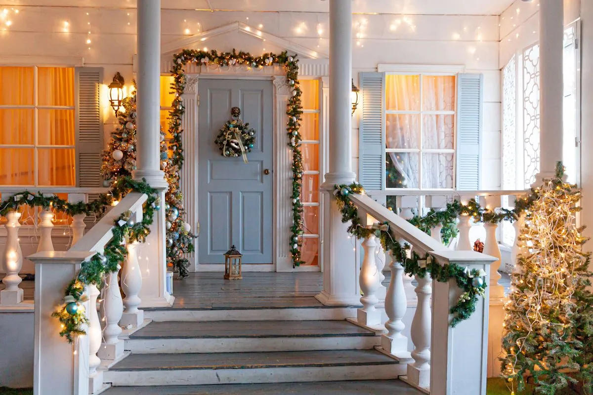 This trick for hanging outdoor Christmas lights without gutters is so  simple and it works for virtually any surface