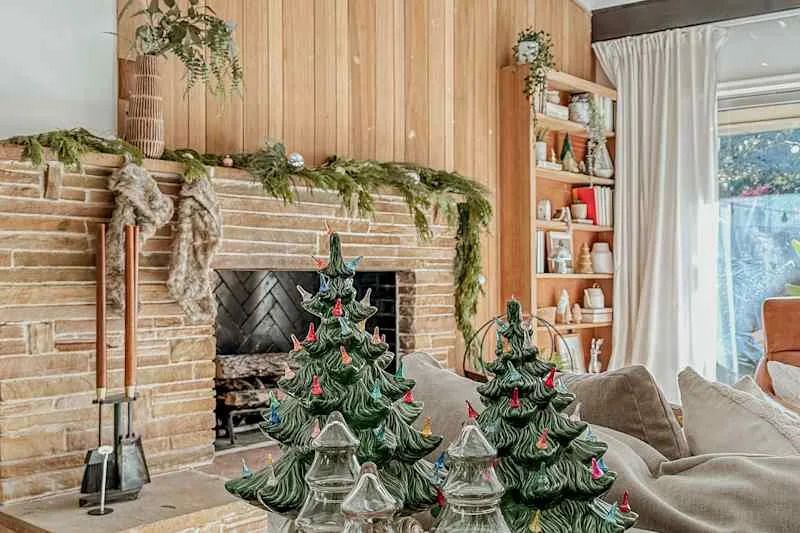 This Unexpected Color Is Dominating 2024 Holiday Decor, According to Pros -  Yahoo Style Canada