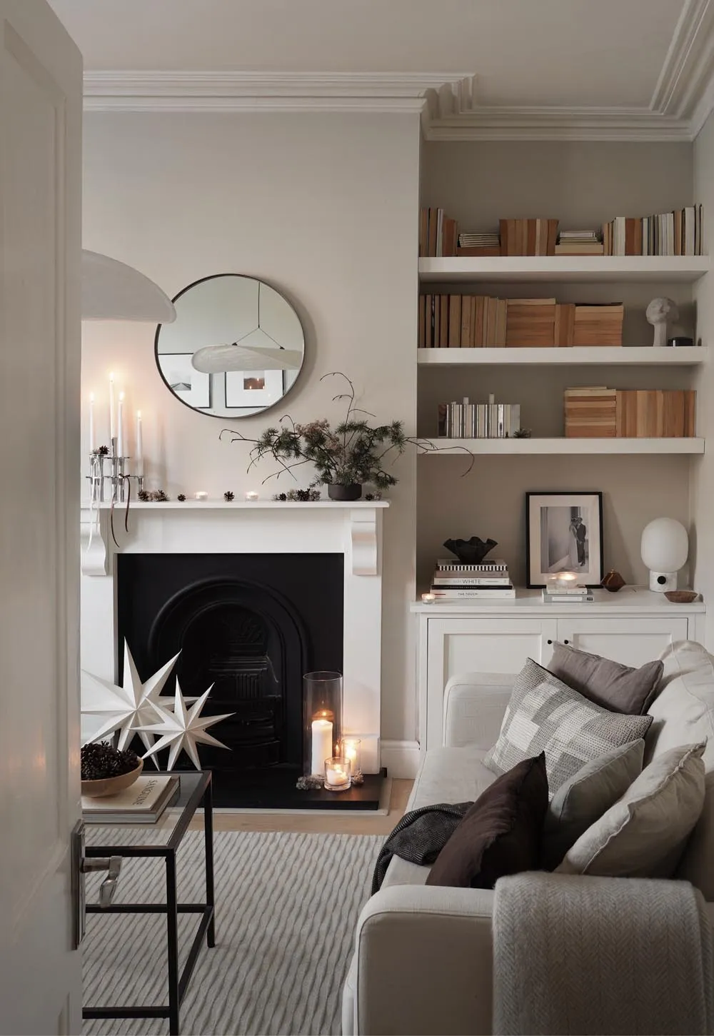 This year's Christmas decorations - minimalist elegance with glass, bows &  earthy tones |