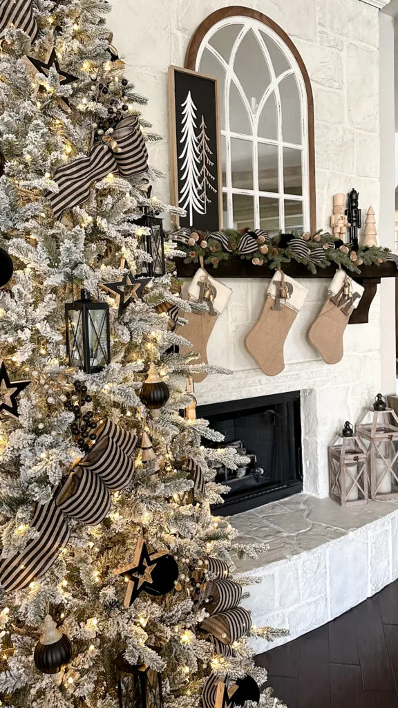 This Year's Christmas Tree Decorating Trends: Simple, Retro, and Timeless -  Roxy Home Living