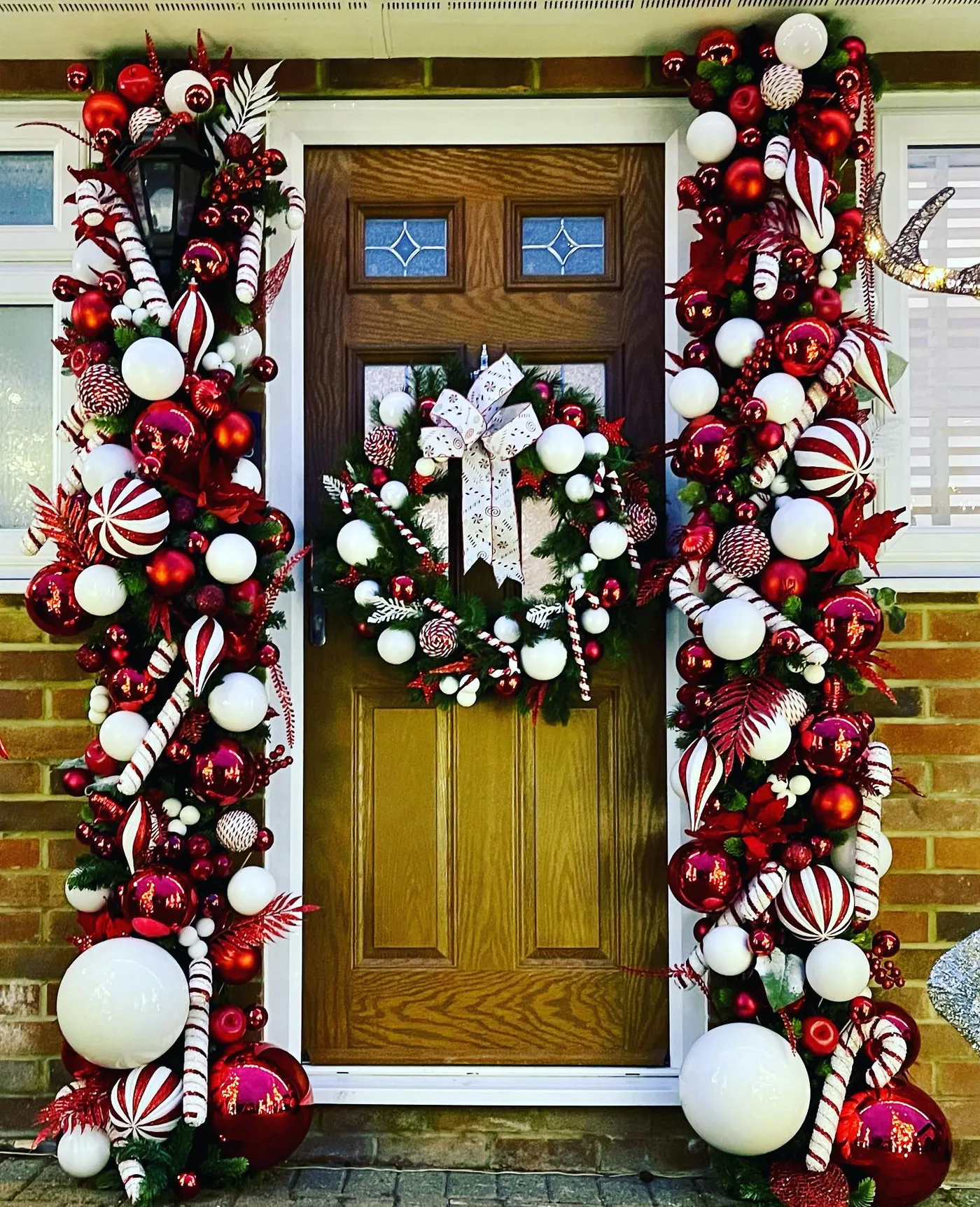 Top 5 Christmas Door Decorating Trends 2023 - Flowers by EG