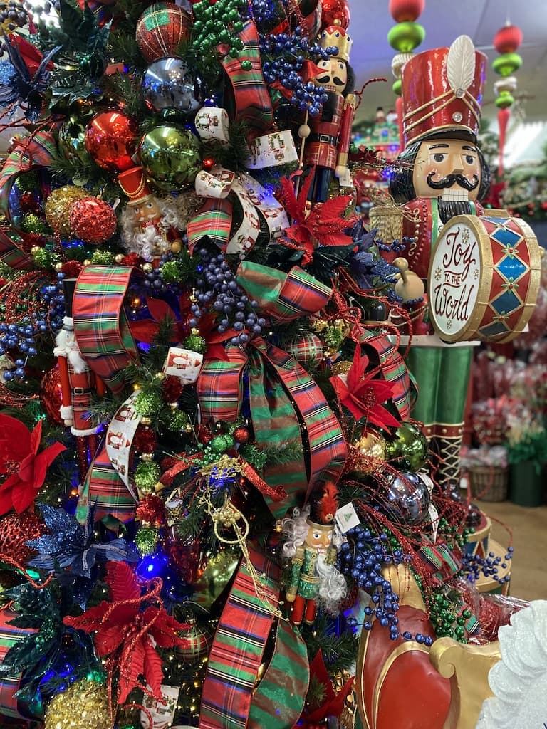 Top Trends in Christmas Home Decor for 2020 - Decorator's Warehouse