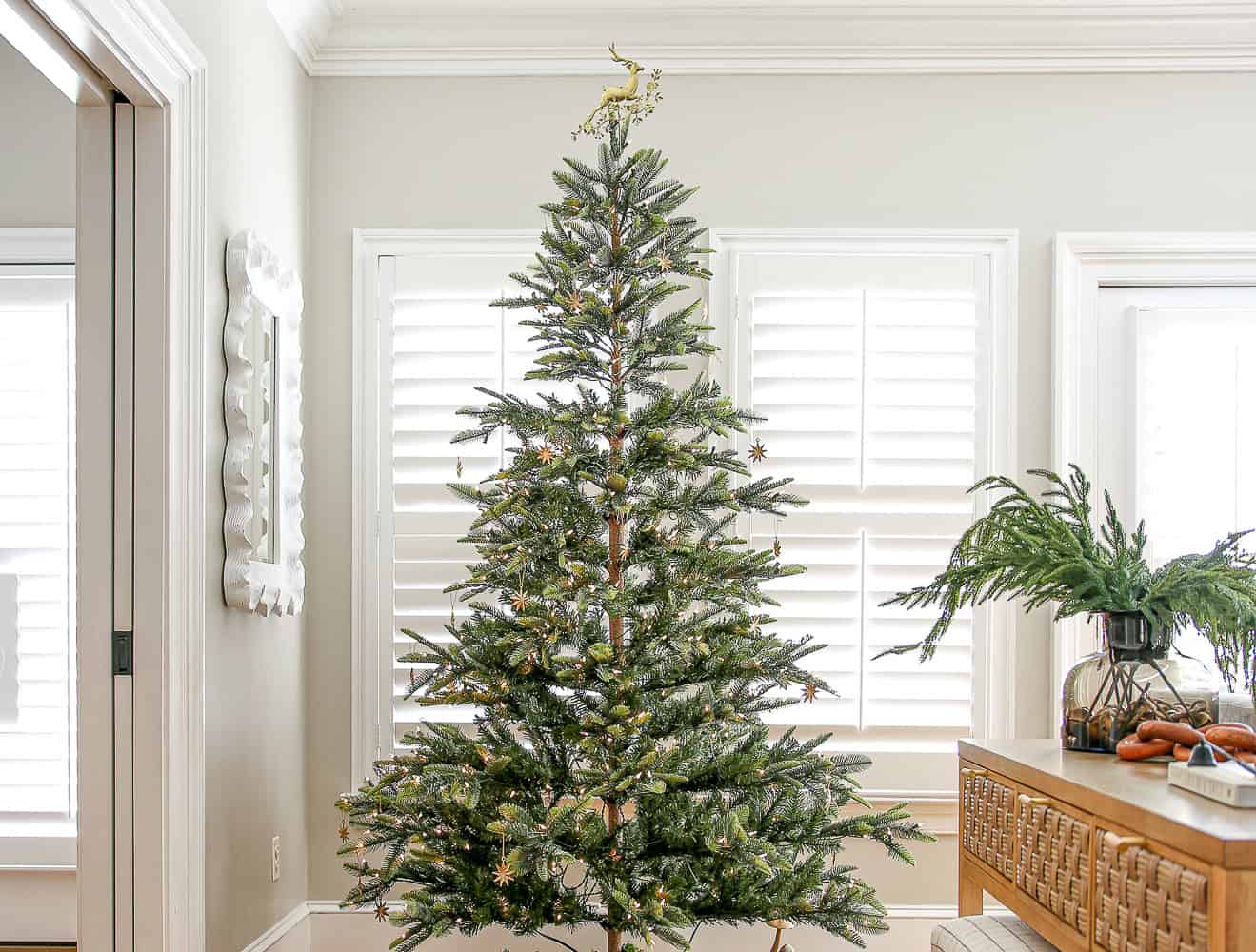 Traditional Christmas Decorating Ideas with a Modern Twist - Stefana Silber