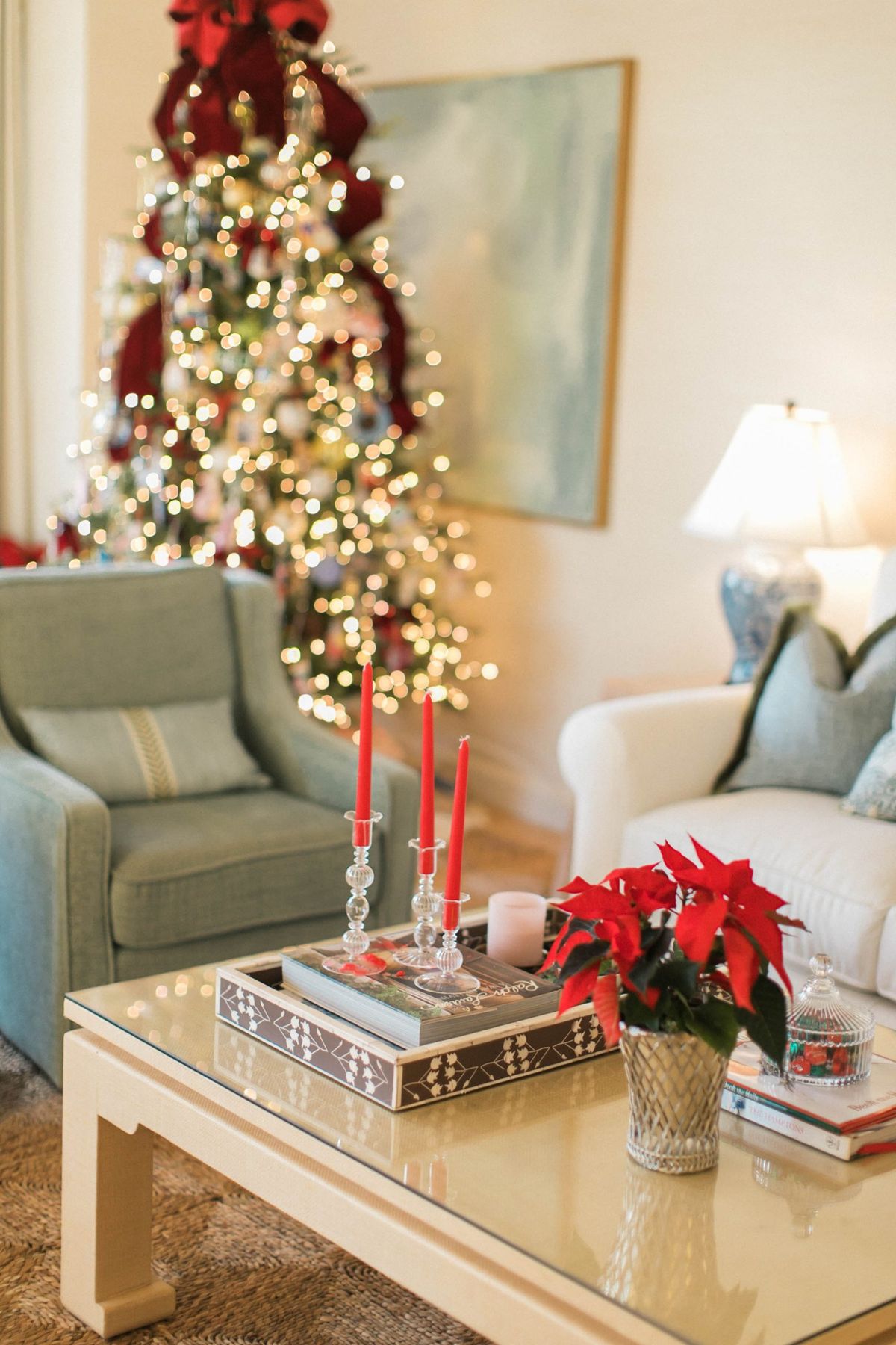 Traditional Christmas in a New York City Apartment | Tips & Inspo