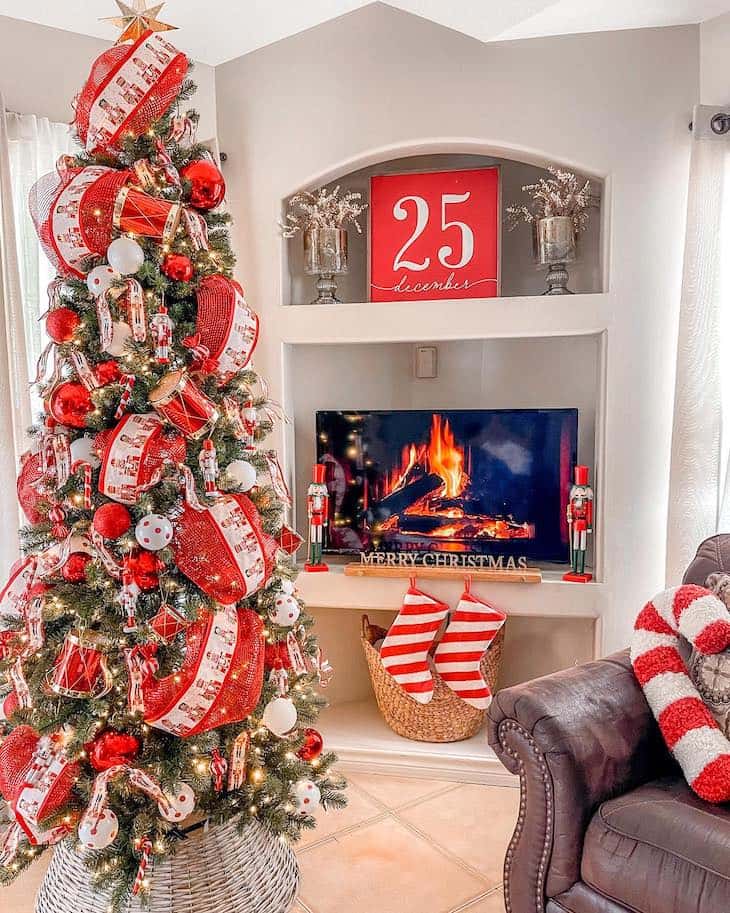 Unveiling Red and White Christmas Tree Decor Ideas for a Festive Home -  Farmhousehub
