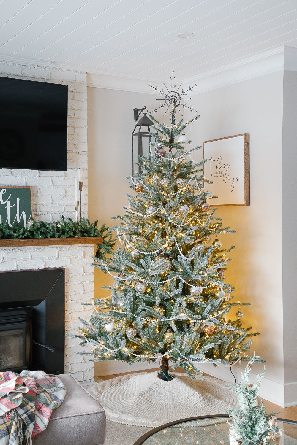 Vintage Inspired Christmas Tree - Making it in the Mountains