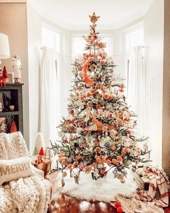 What Colors Are Popular For Christmas 2019?