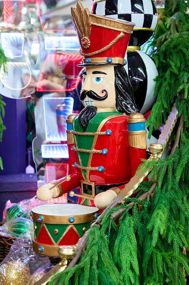 What Makes Decorator's Warehouse Christmas Decorations So Popular? -  Decorator's Warehouse
