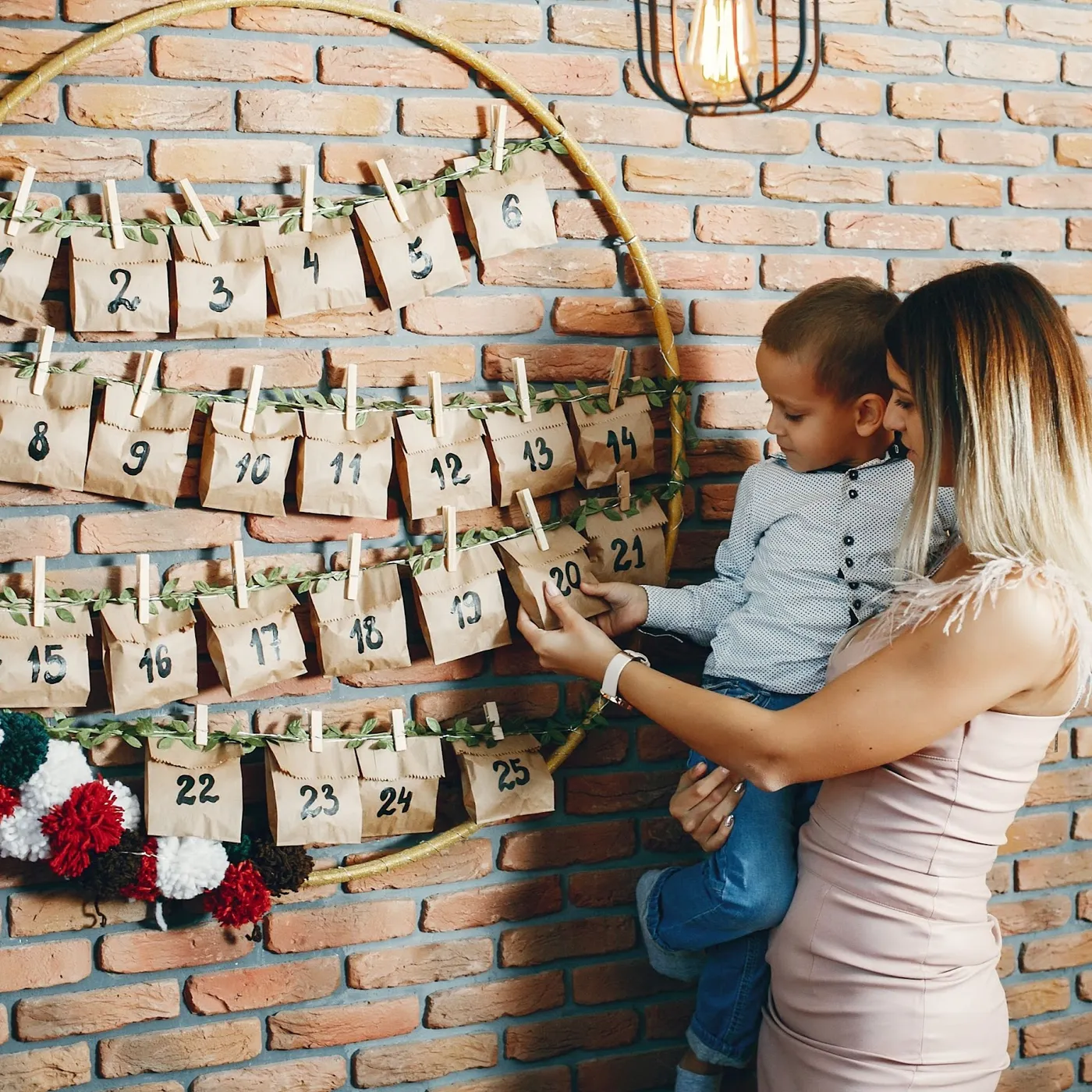 What to Put in an Advent Calendar: Creative Ideas - Aosom