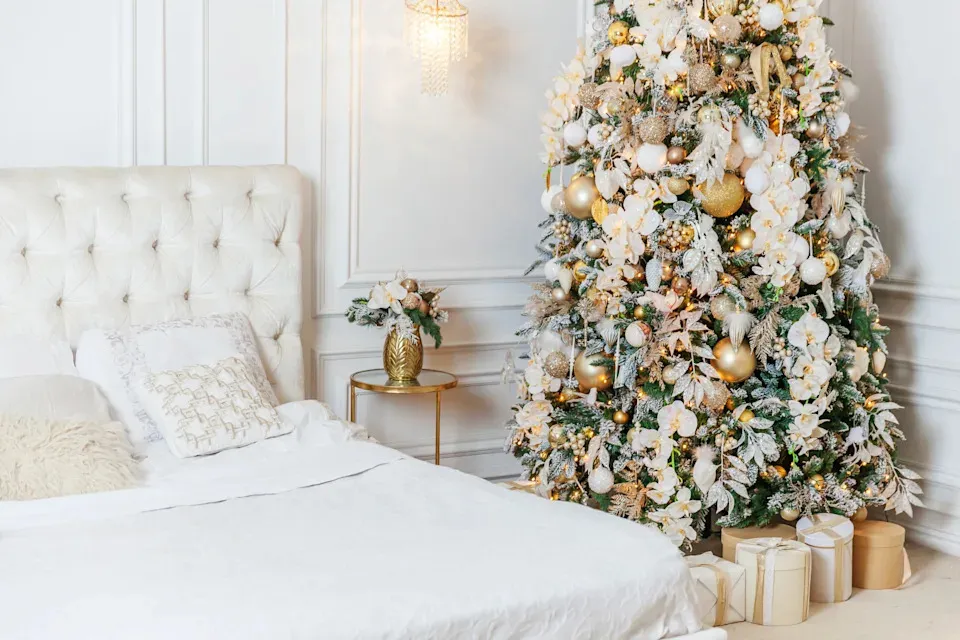 Why a Christmas tree in your bedroom means better sleep - Yahoo Life UK