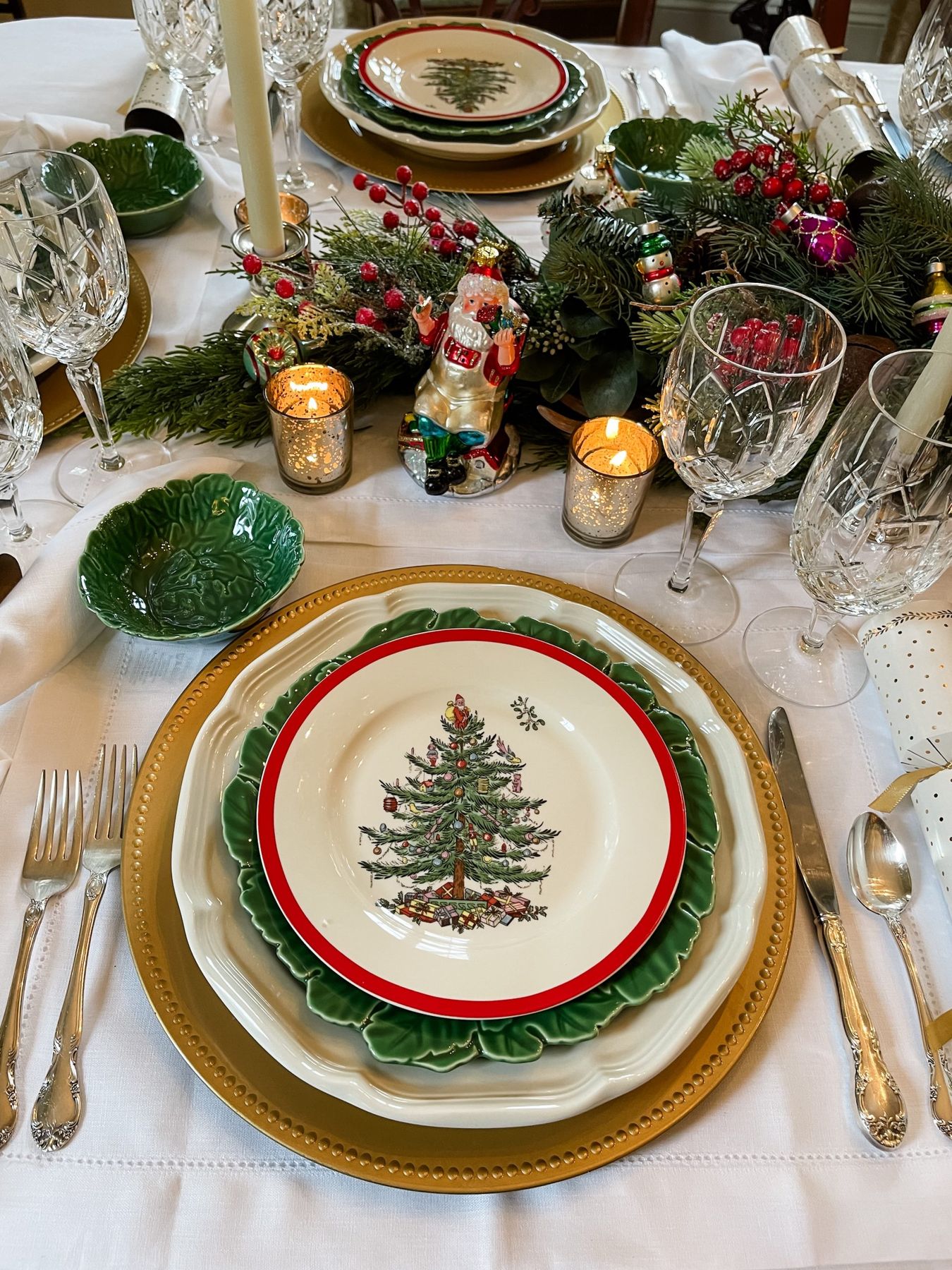 Why Spode Christmas China Will Never Go Out of Style – Garden & Gun