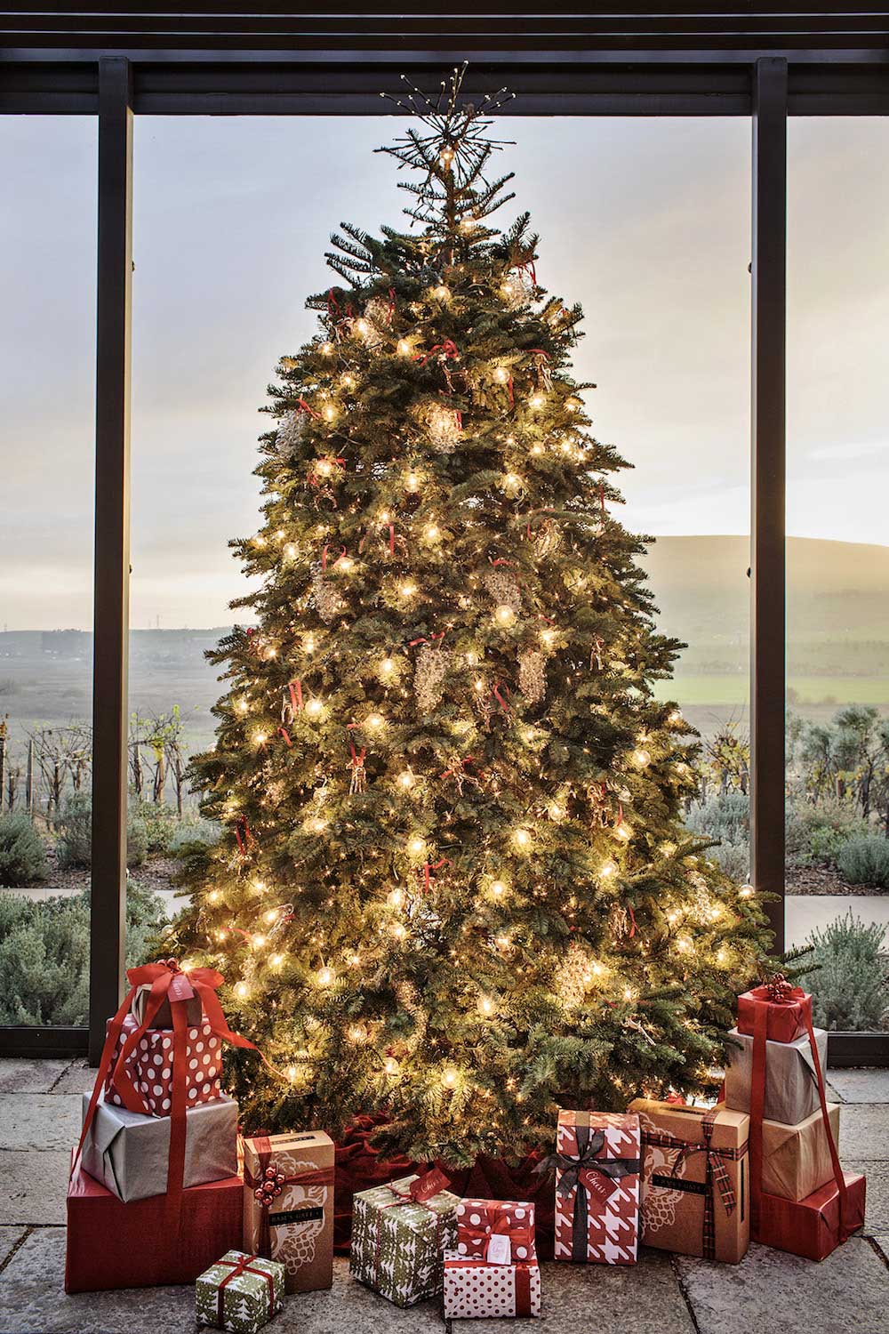 Wineries With Christmas Decor