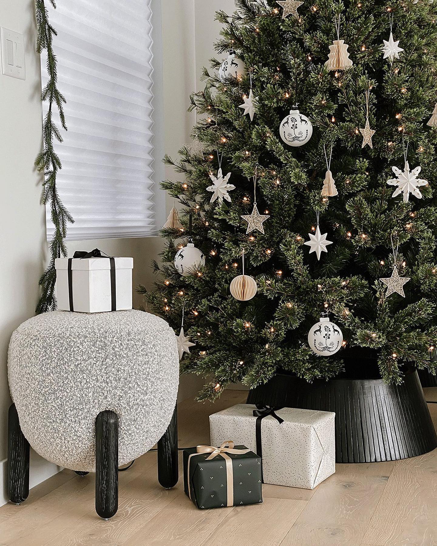 Wooden Barrel Crate And Barrel Tree Skirt CHRISTMAS TREE WHISKEY TREE COLLAR  IDEA CHRISTMAS TREE COLLAR