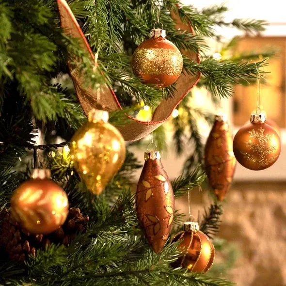 Woods in Home: Bronze & Gold Christmas Ornaments